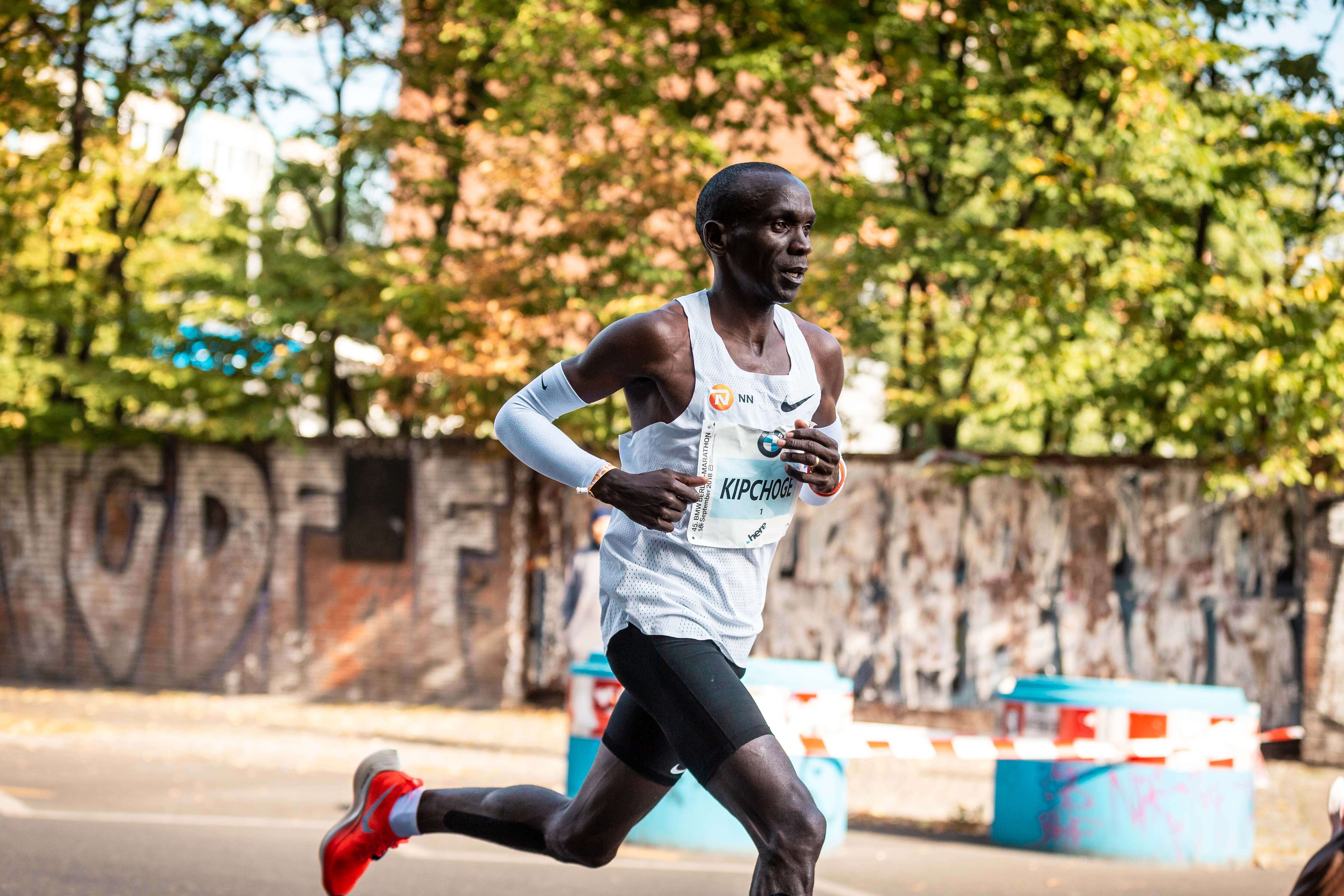 ELIUD-KIPCHOGE-2018-BERLIN-MARATHON